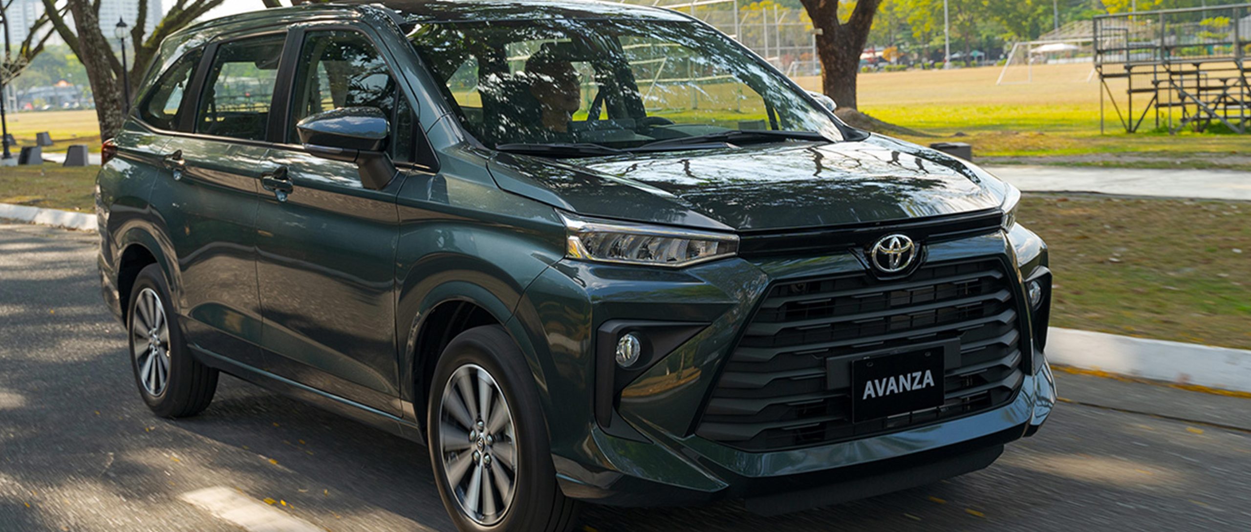 Toyota avanza specs & features in pakistan