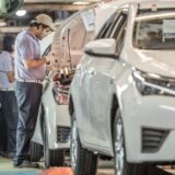 A-Look-at-the-Automobile-Industry-in-Pakistan-Featured-Image