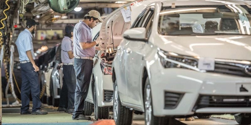 A-Look-at-the-Automobile-Industry-in-Pakistan-Featured-Image