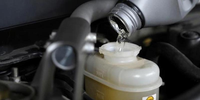 Exploring-Different-Types-of-Brake-Fluid-for-Your-Vehicle-Featured-Image