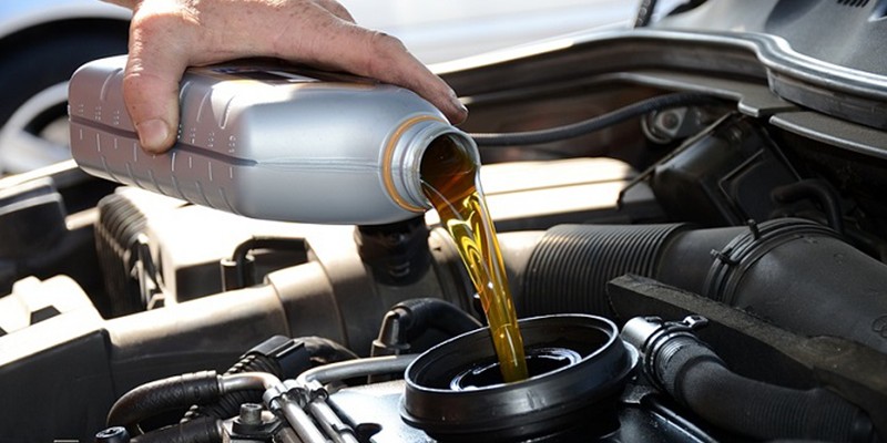 The-Science-Behind-When-and-How-Often-to-Change-engine-oil-in-Kilometers-Featured-Image