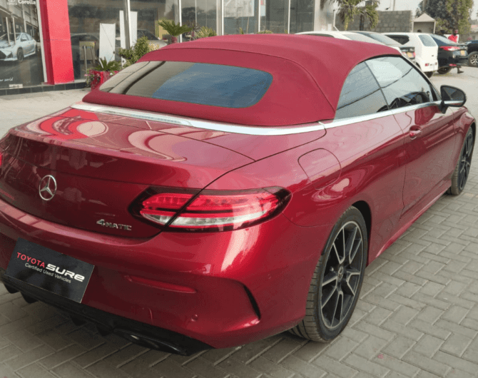 Mercedes-Benz-C-200-AMGLINE-2019-Image-Five