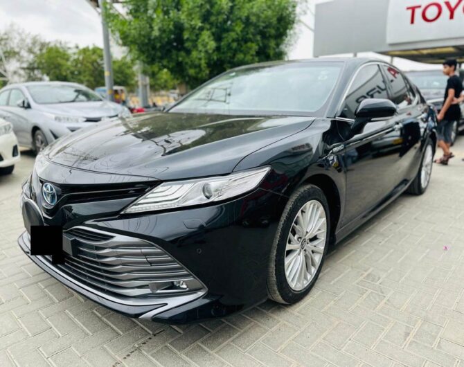 Toyota-Camry-Hybrid-High-2.5L-Image-Four