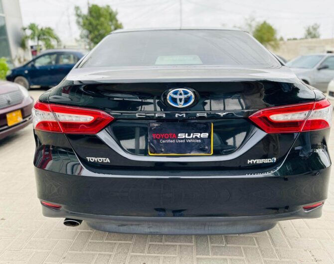 Toyota-Camry-Hybrid-High-2.5L-Image-One