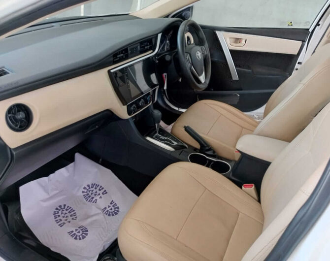 Toyota-Corolla-Altis-1.6-AT-2021-Image-Six