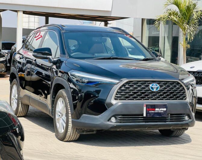 Toyota-Corolla-Cross-Hybrid-Hi-(CBU)-2022-Image-Three