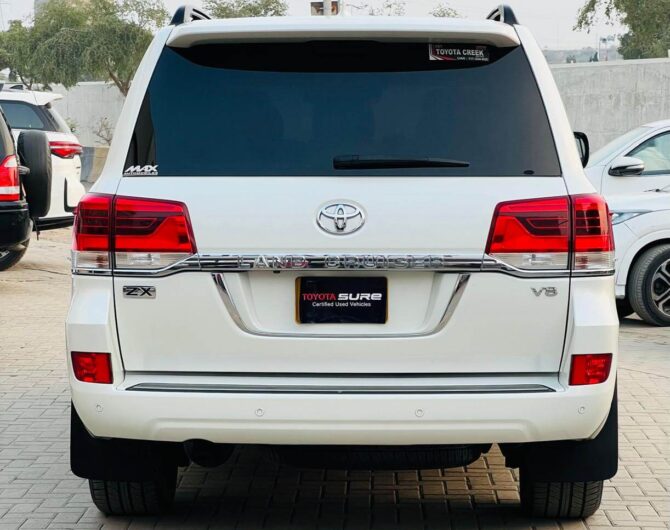 Toyota-Landcruiser-Zx-V8-2021-Image-One