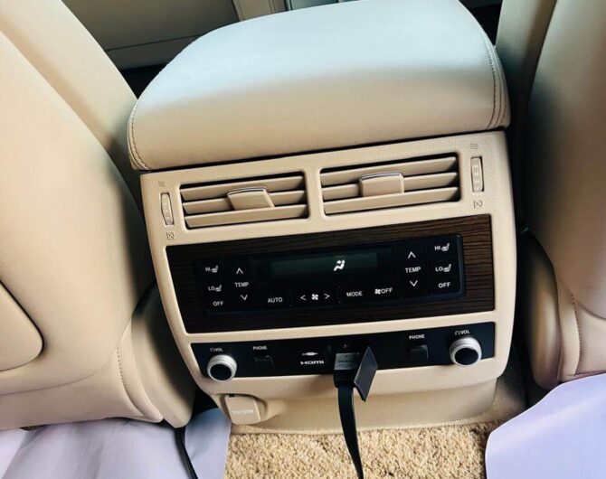 Toyota-Landcruiser-Zx-V8-2021-Image-Seven