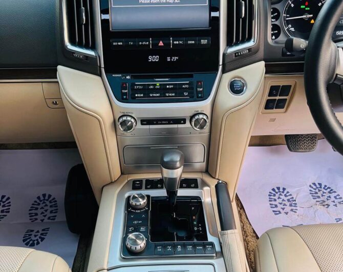 Toyota-Landcruiser-Zx-V8-2021-Image-Six