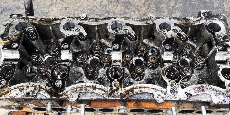 Warning-Signs-for-Damaged-Engine-Valves-Symptoms,-Causes-&-Repair-Options-Featured-Image